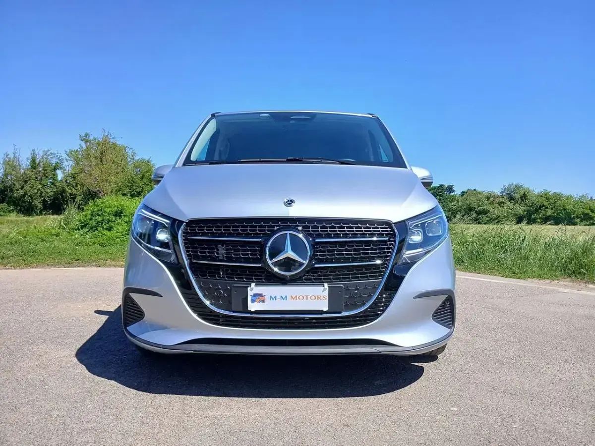 Usata Mercedes V220 Style 163 CV (119 kW) 2025 Argento Monovolume