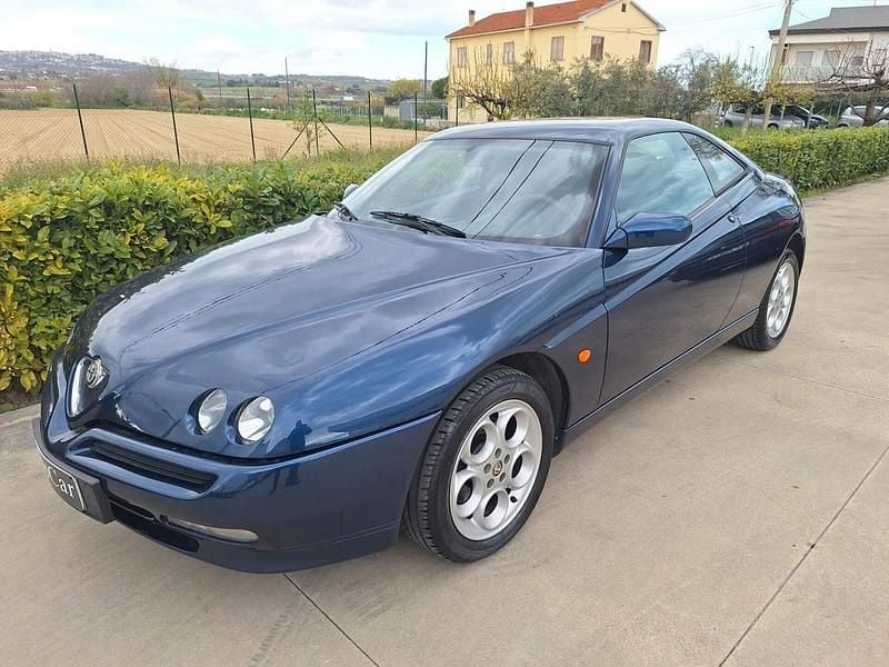 Usata Alfa Romeo GTV 144 CV (105 kW) 2001 Blu Coupé