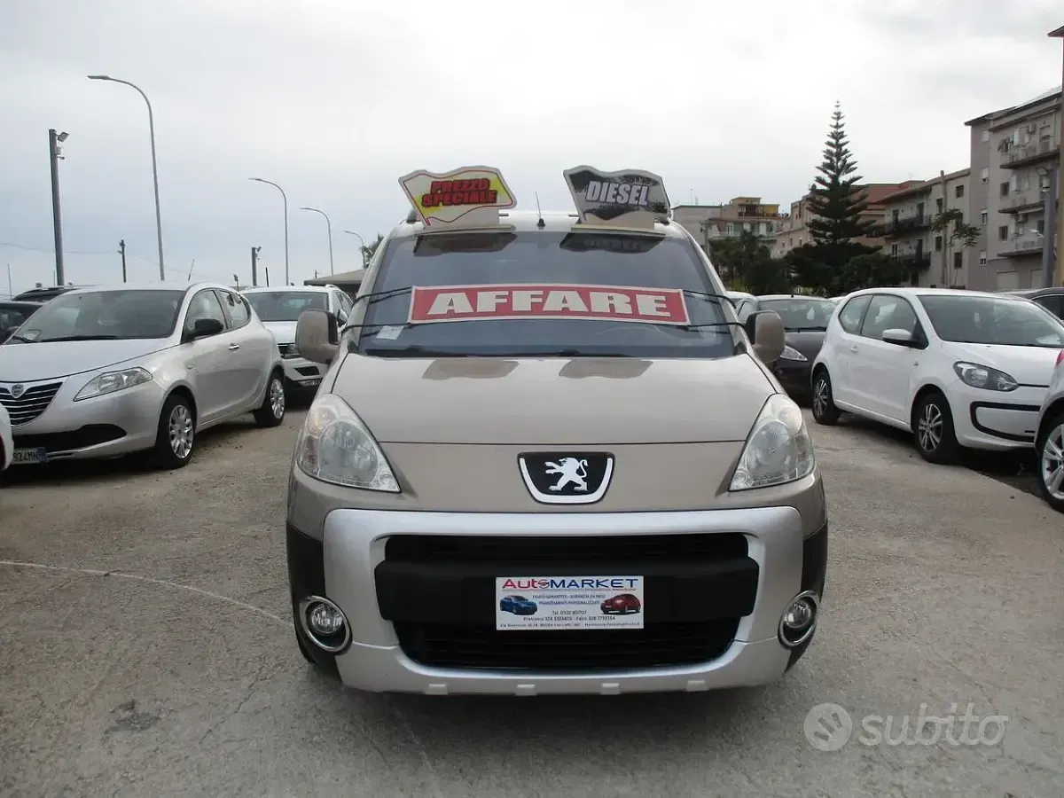 Usata Peugeot Partner Tepee 92 CV (67 kW) 2011 Grigio Monovolume