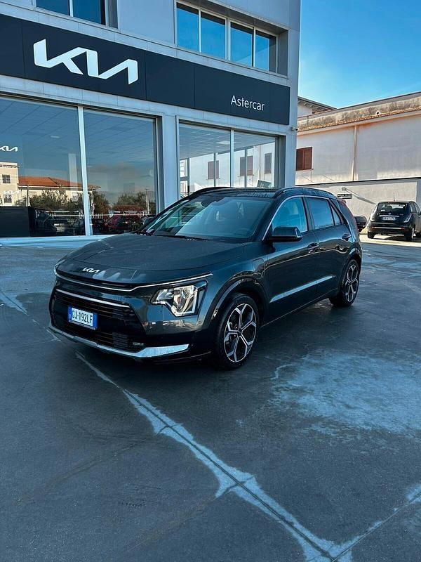 Usata Kia Niro Style 104 CV (76 kW) 2022 Grigio SUV