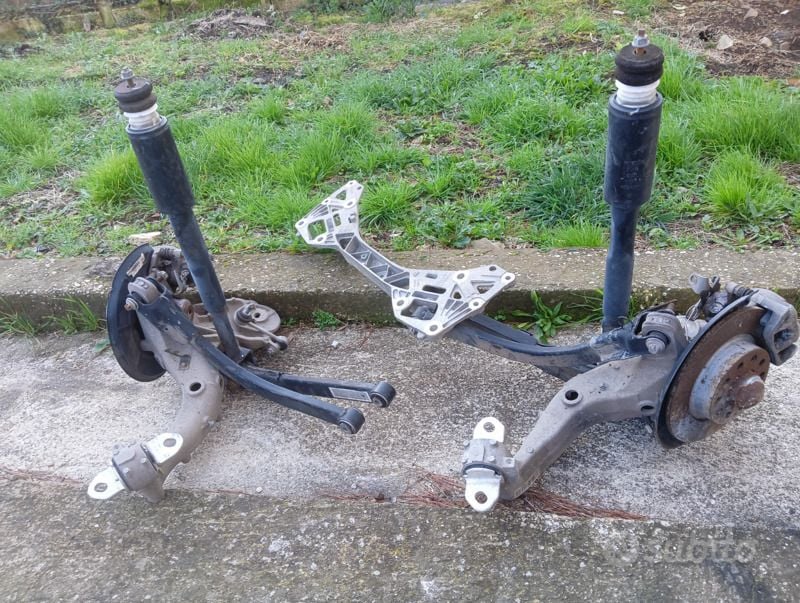 Bianco Usata 2013 Alfa Romeo Giulietta Due volumi | 250 € - Immagine 1/2