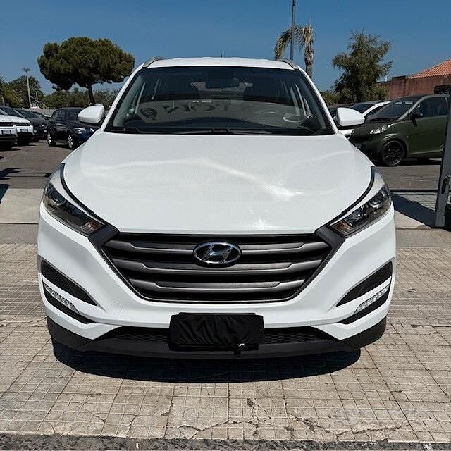 Bianco Usata 2018 Hyundai Tucson Edition SUV | 15.500 € (Buon prezzo) - Immagine 1/4