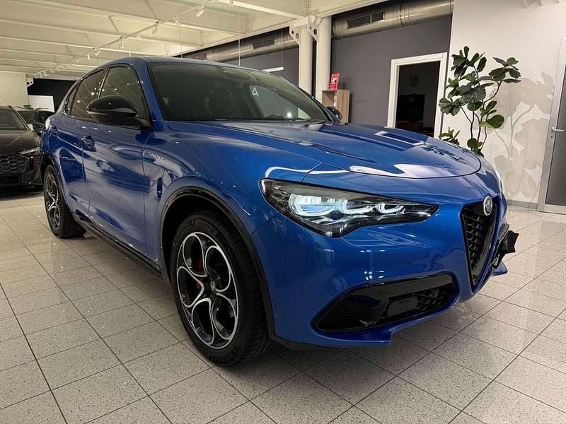 Usata Alfa Romeo Stelvio Veloce 210 CV (154 kW) 2024 Grigio vesuvio SUV