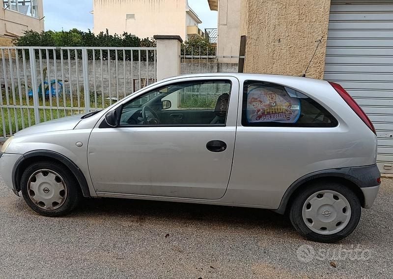 Usata Opel Corsa 2002 Grigio Berlina