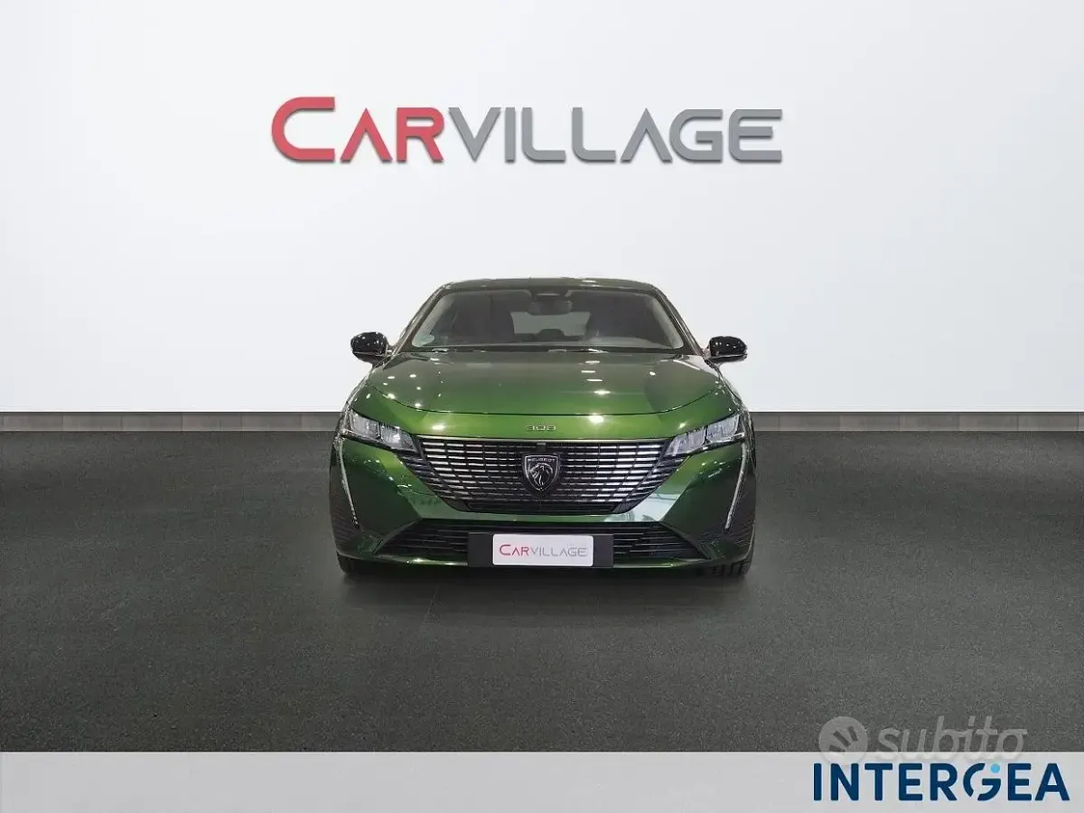 Usata Peugeot 308 Allure 131 CV (96 kW) 2024 Verde Berlina
