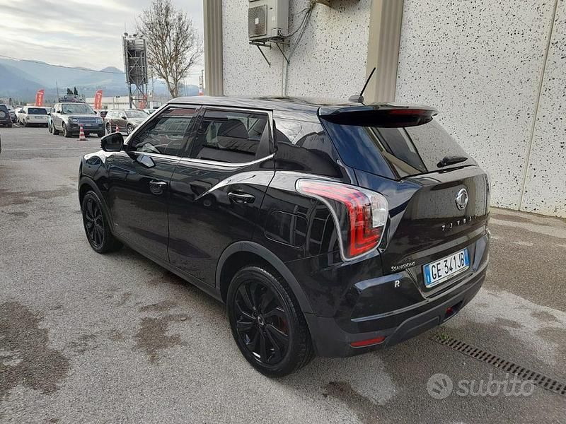 Usata SsangYong Tivoli 136 CV (100 kW) 2021 Nero SUV