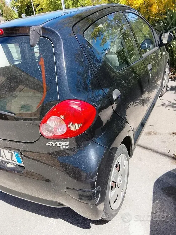 Usata Toyota Aygo 68 CV (50 kW) 2009 Nero Utilitaria