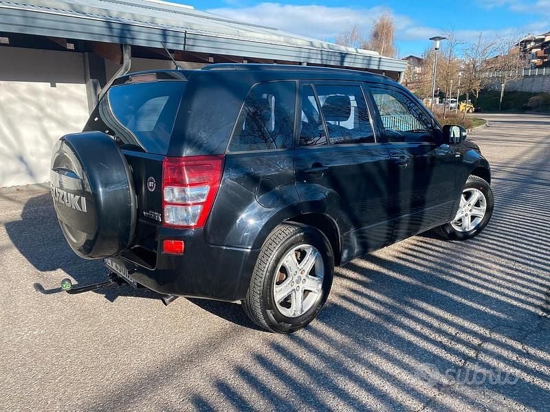 Usata Suzuki Grand Vitara 129 CV (94 kW) 2010 Nero SUV