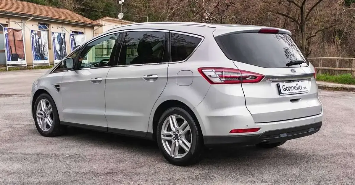 Usata Ford S-MAX Business Edition 150 CV (110 kW) 2018 Argento Monovolume