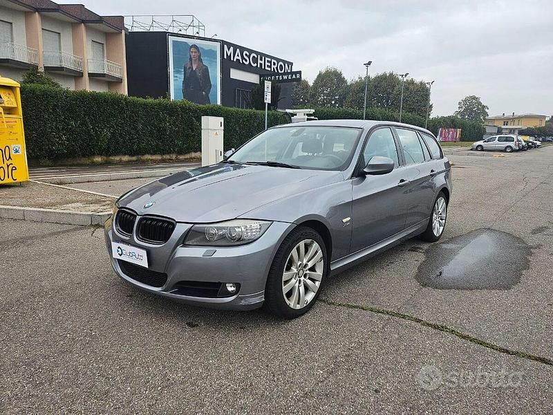 Usata BMW 320 Comfort Edition 184 CV (135 kW) 2011 Grigio Station wagon