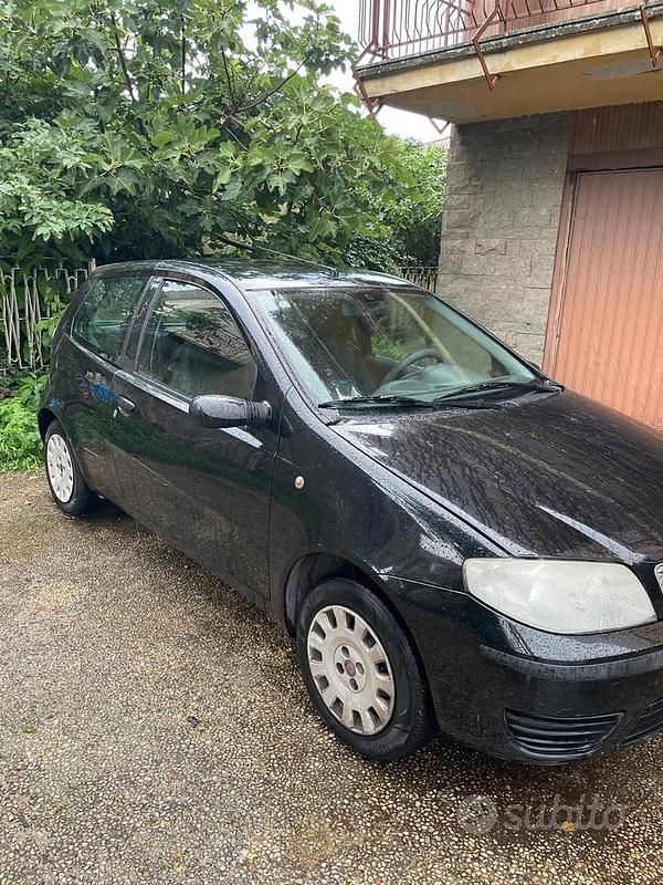 Usata Fiat Punto 80 CV (58 kW) 2009 Nero Utilitaria