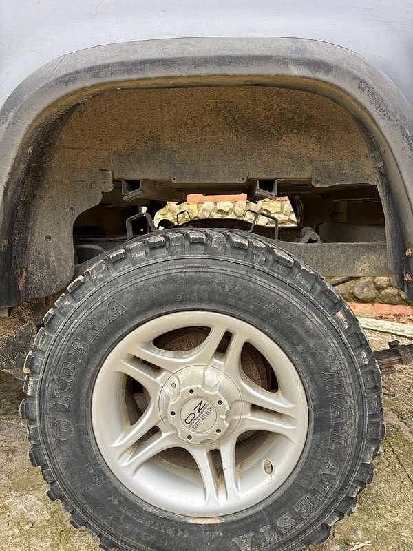 Usata Mitsubishi L200 87 CV (63 kW) 1996 Grigio Pick-up