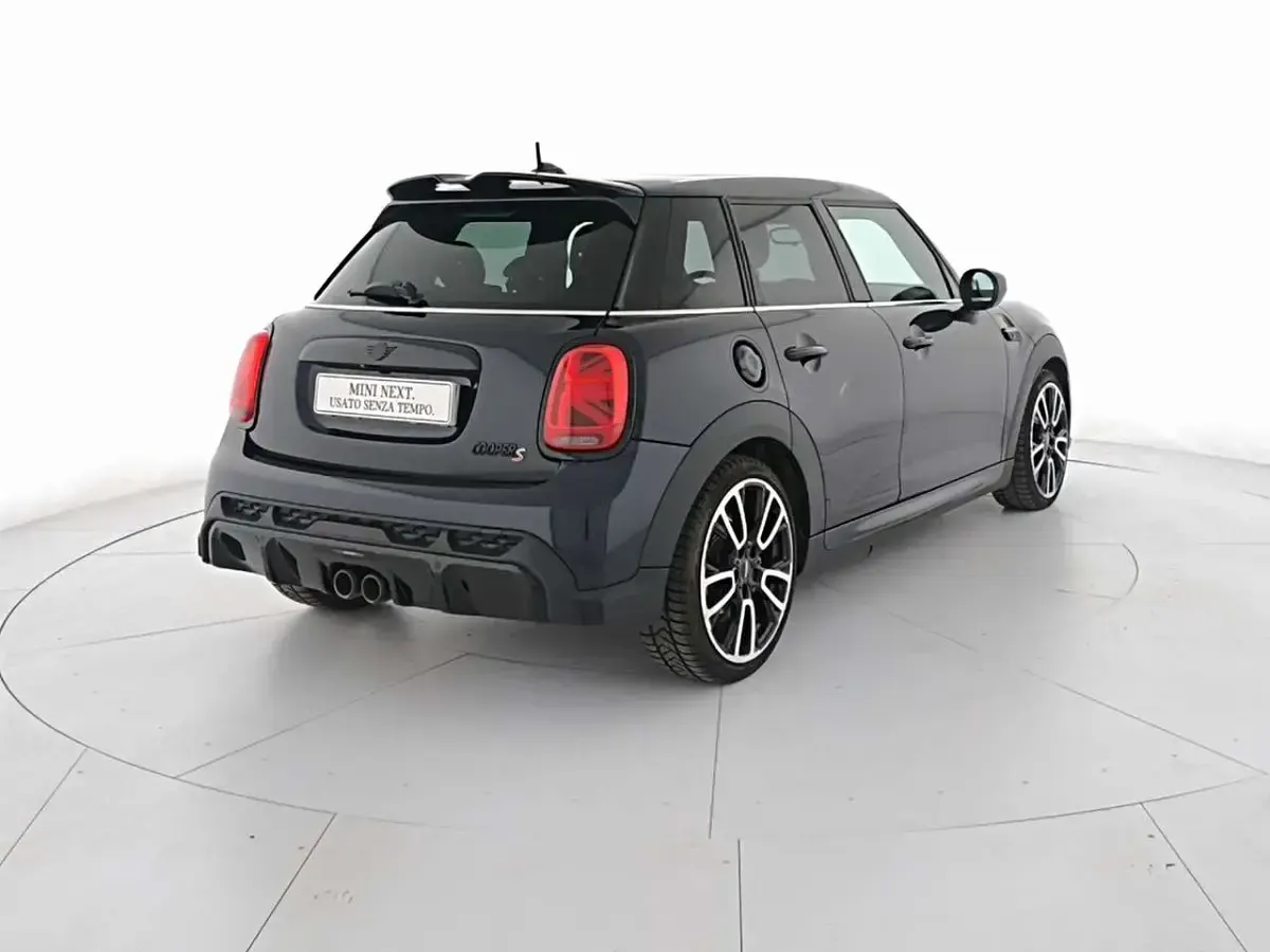 Usata Mini John Cooper Works 178 CV (130 kW) 2022 Enigmatic black mini yours Utilitaria