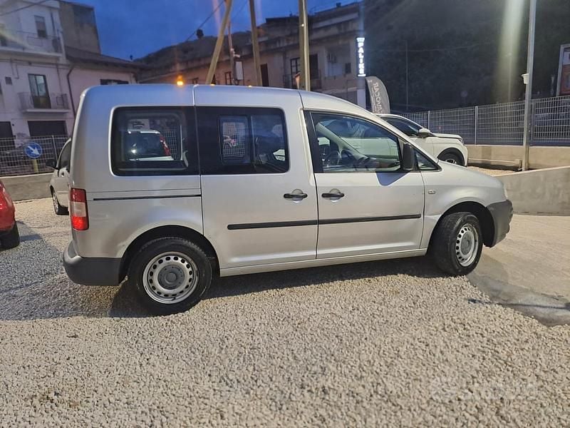 Usata VW Caddy 105 CV (77 kW) 2007 Grigio Monovolume