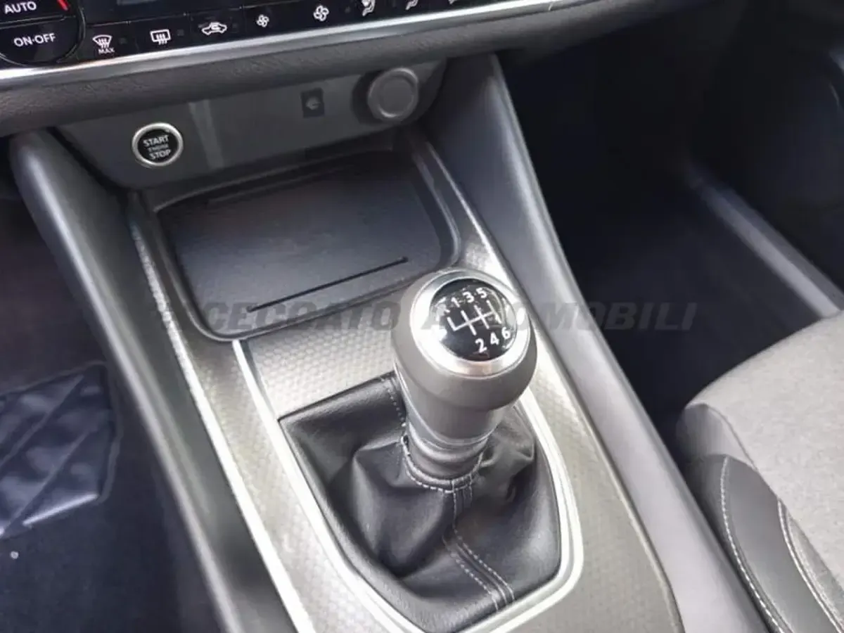 Usata Nissan Qashqai N-Connecta 140 CV (102 kW) 2024 Grigio SUV