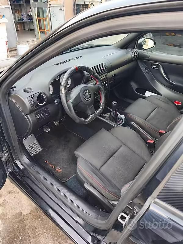 Usata Seat Leon CUPRA 225 CV (165 kW) 2003 Nero Utilitaria