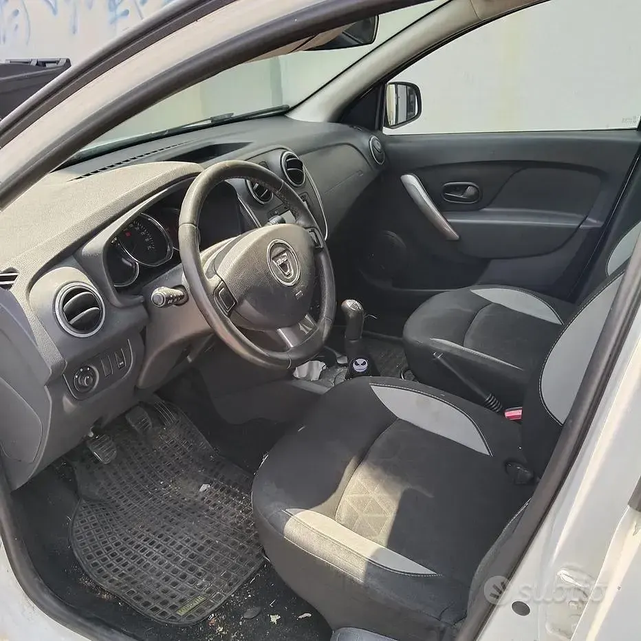 Usata Dacia Sandero 90 CV (66 kW) 2015 Berlina