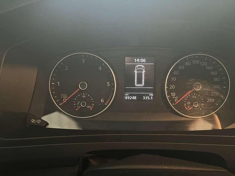 Usata VW Caravelle 150 CV (110 kW) 2019 Grigio Station wagon