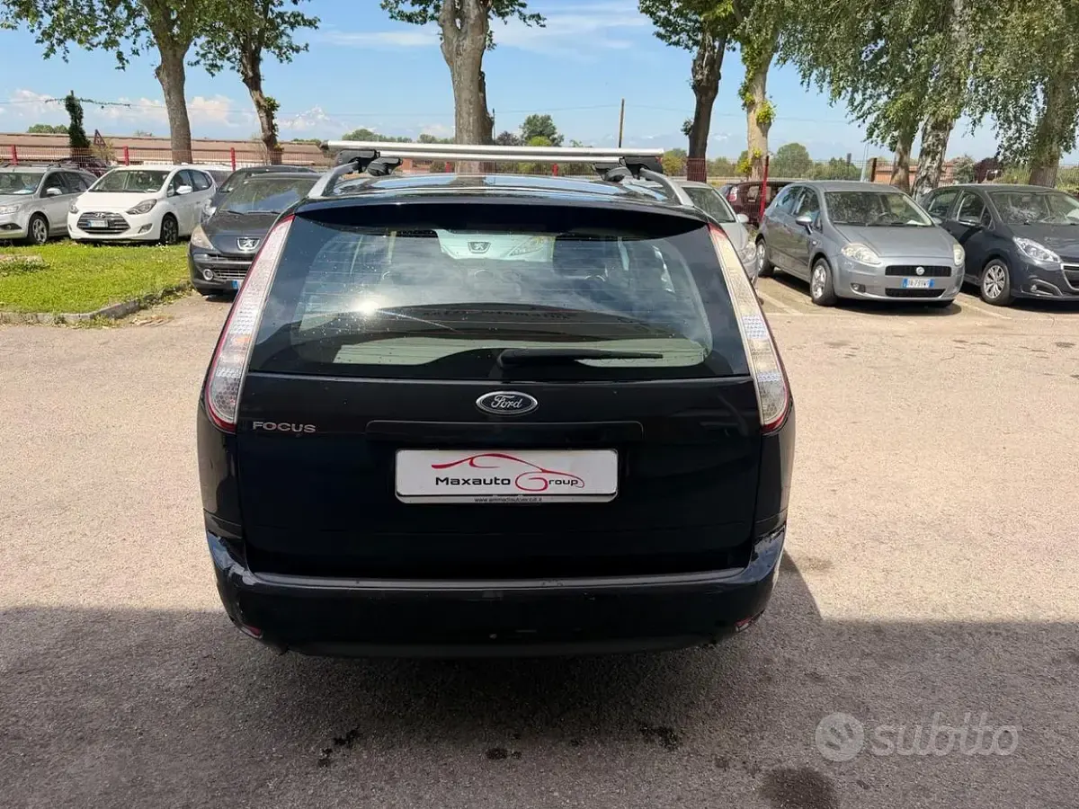 Usata Ford Focus Style 109 CV (80 kW) 2011 Nero Station wagon