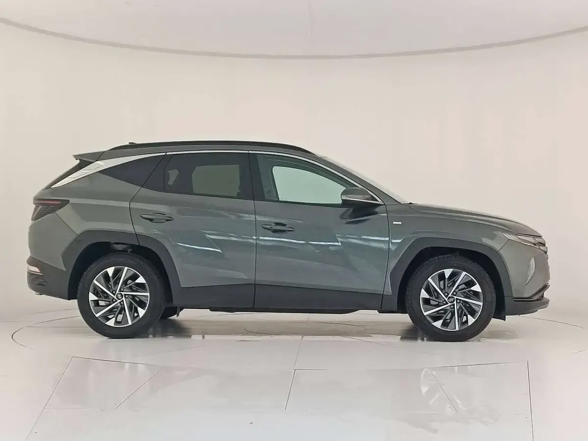 Usata Hyundai Tucson Advanced 150 CV (110 kW) 2023 Verde toscana SUV