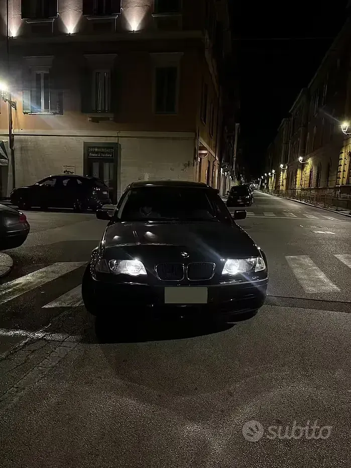 Usata BMW 318 Efficient Dynamics 118 CV (86 kW) 1998 Nero Berlina