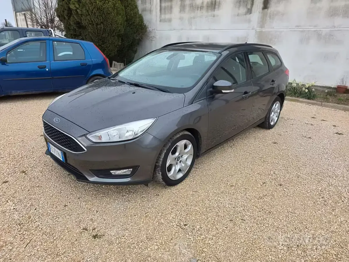 Usata Ford Focus 120 CV (88 kW) 2016 Marrone Station wagon