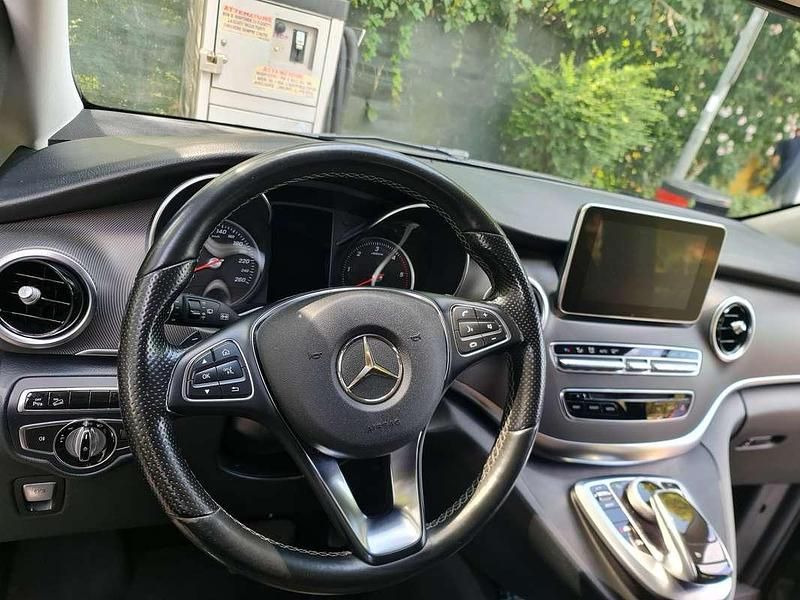 Usata Mercedes V250 Style 190 CV (139 kW) 2015 Nero Monovolume
