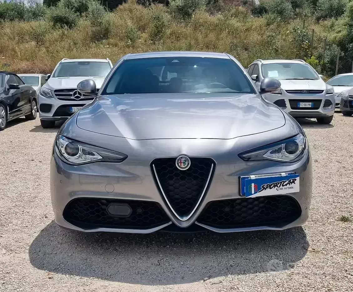 Usata Alfa Romeo Giulia 180 CV (132 kW) 2019 Grigio Berlina
