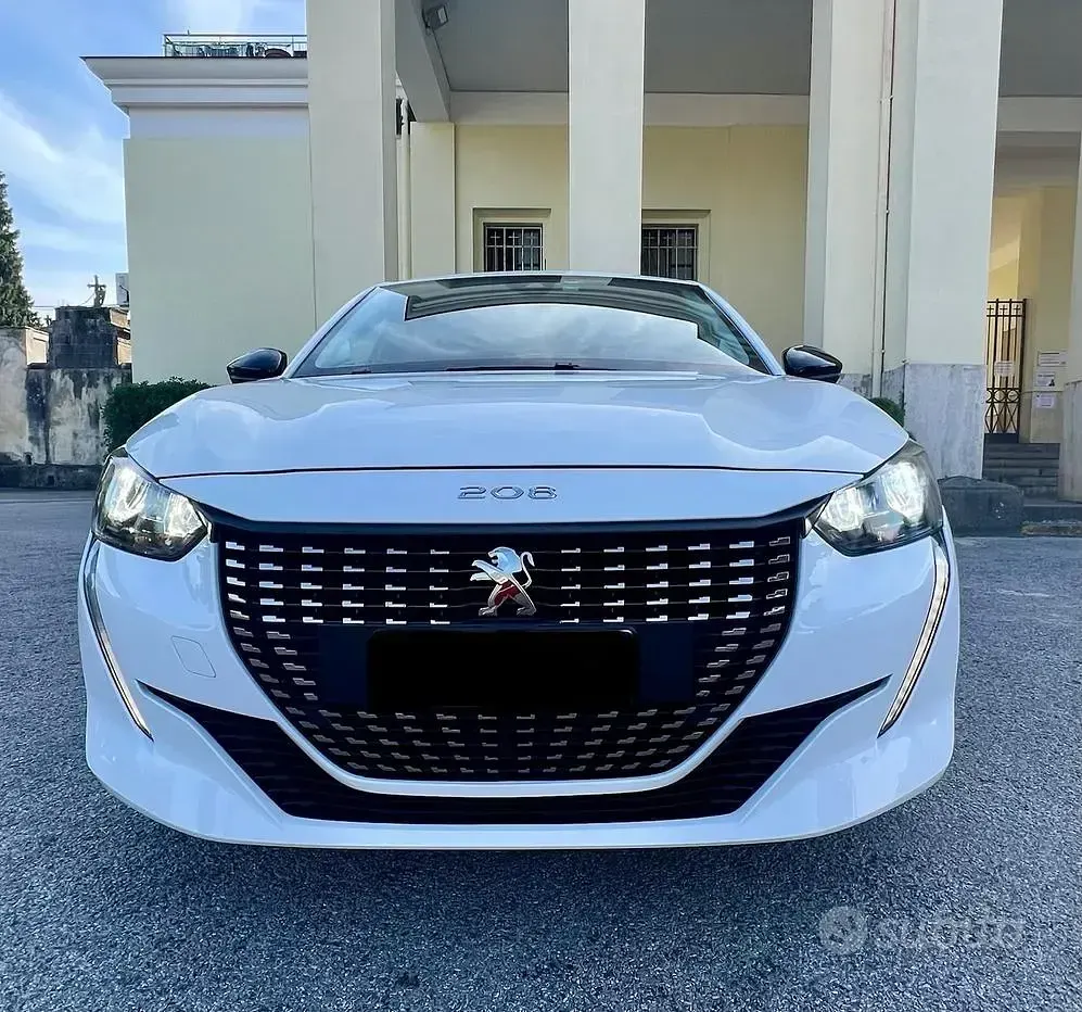 Usata Peugeot 208 101 CV (74 kW) 2022 Bianco Utilitaria