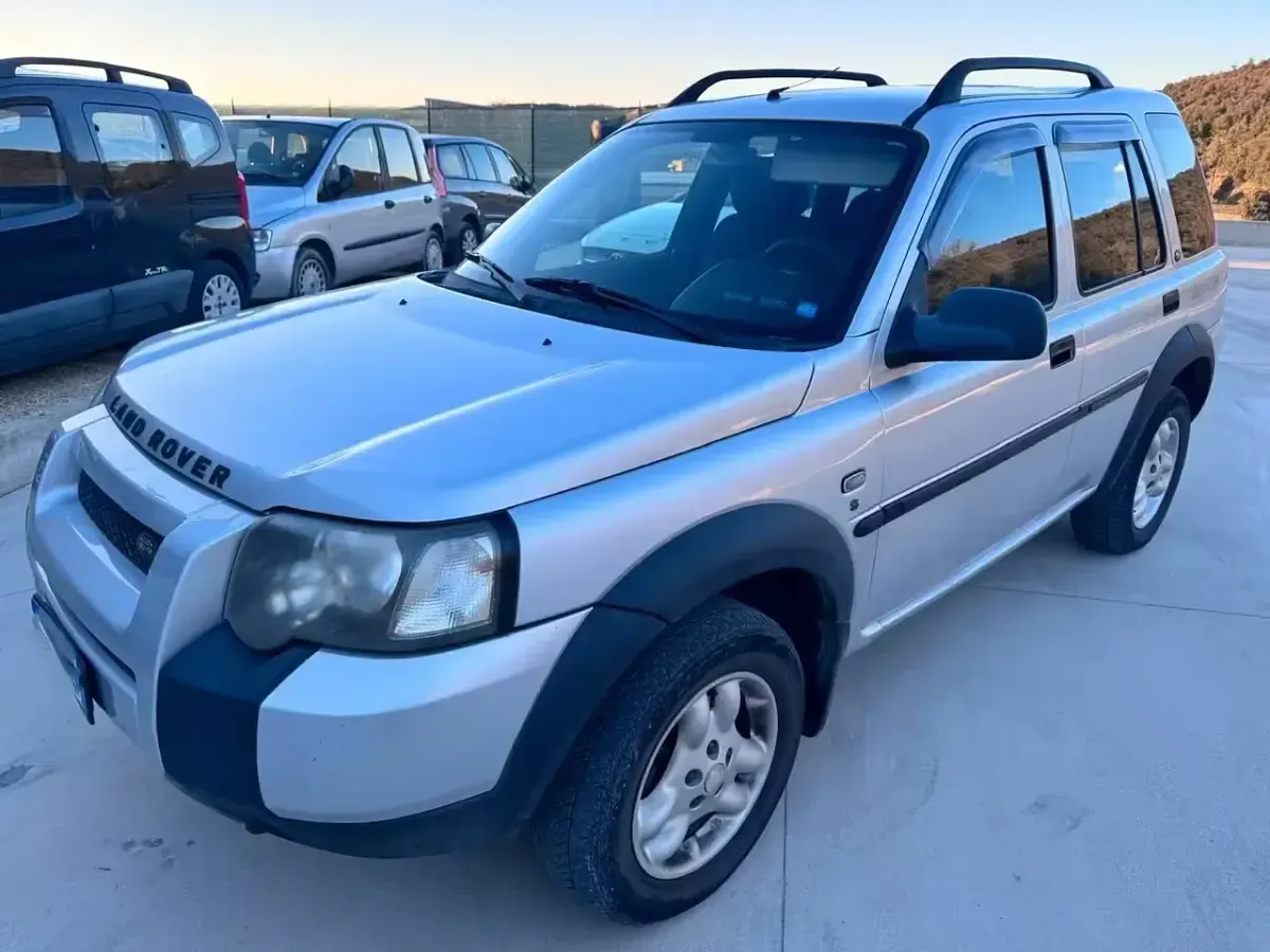 Usata Land Rover Freelander 111 CV (81 kW) 2004 Argento SUV