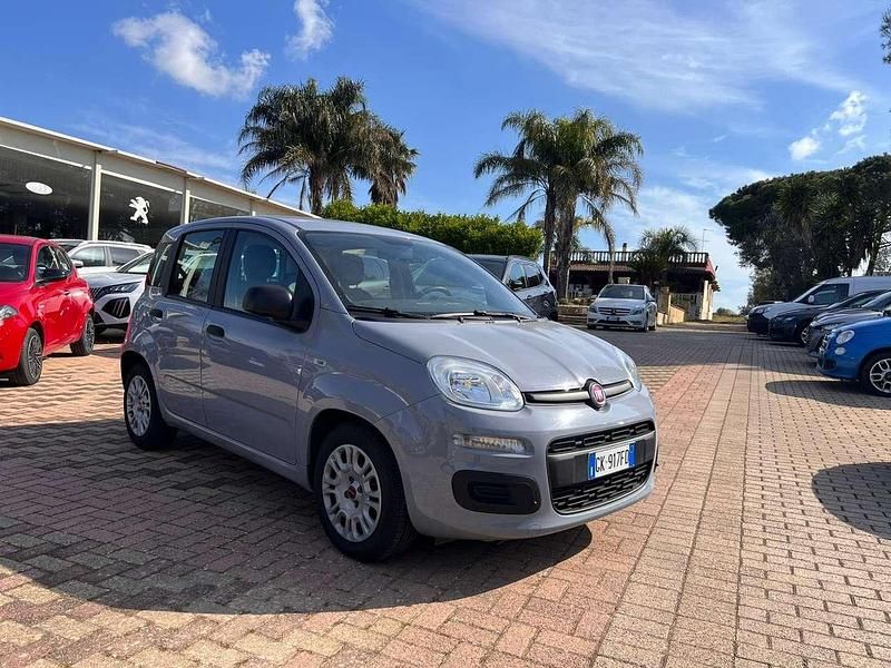 Grigio Usata 2022 Fiat Panda City Life Due volumi | 9900 € (Buon prezzo) - Immagine 1/4
