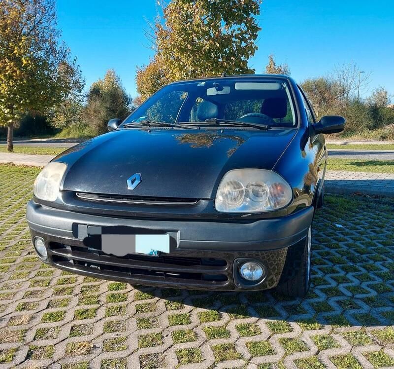 Grigio Usata 2000 Renault Clio II Due volumi | 2500 € (Cara) - Immagine 1/4