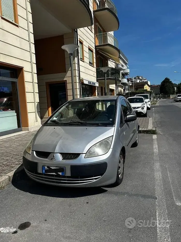Usata Mitsubishi Colt 75 CV (55 kW) 2005 Grigio Utilitaria