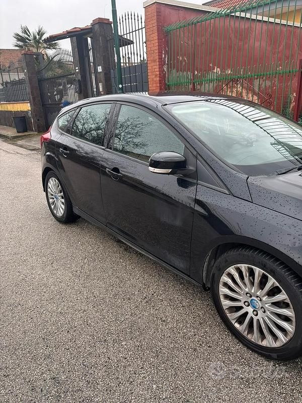 Usata Ford Focus 115 CV (84 kW) 2012 Nero Berlina