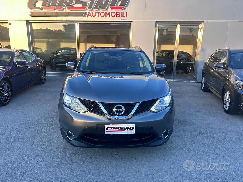 Usata Nissan Qashqai Tekna 131 CV (96 kW) 2017 Grigio SUV