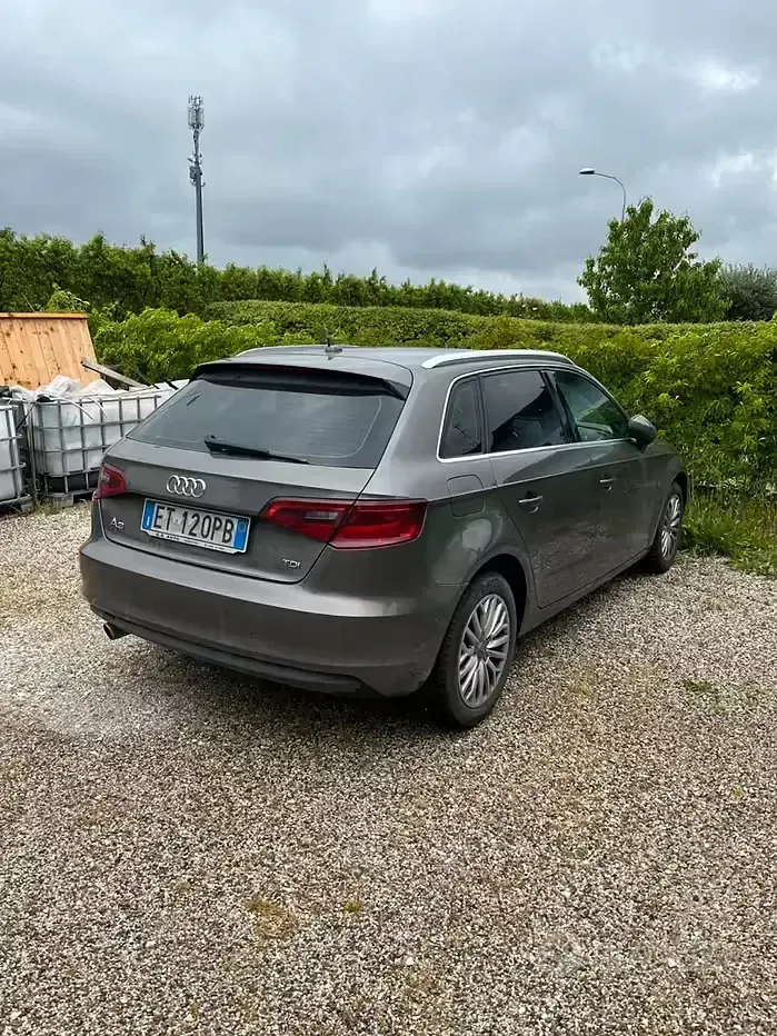 Usata Audi A3 105 CV (77 kW) 2013 Marrone Berlina
