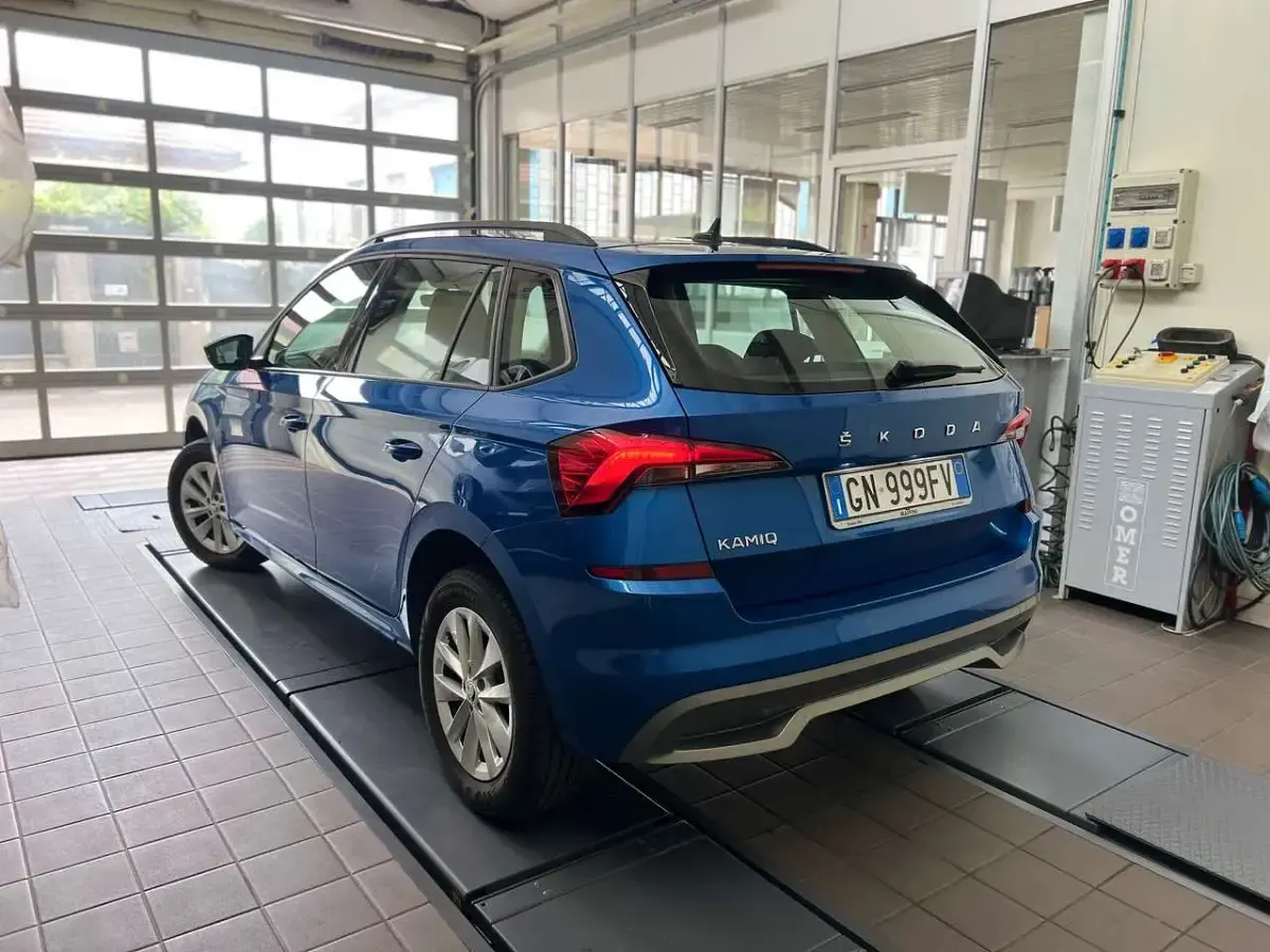 Usata Skoda Kamiq Ambition 110 CV (80 kW) 2023 Blu/azzurro SUV