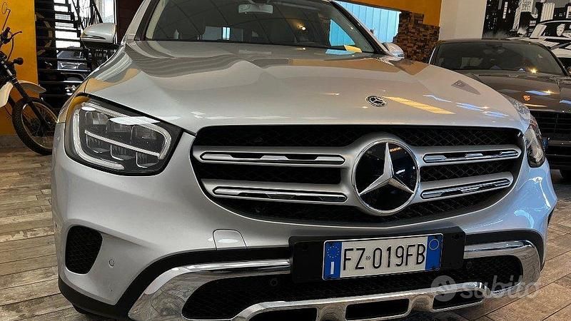Usata Mercedes GLC220 194 CV (142 kW) 2019 Grigio SUV