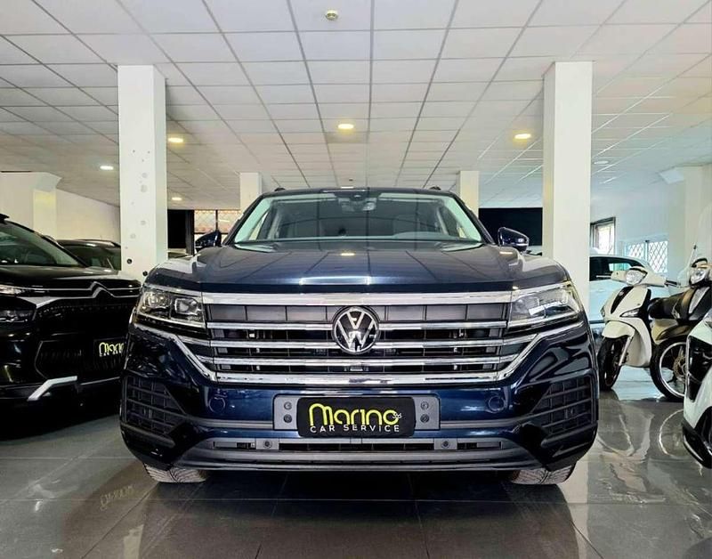 Usata VW Touareg Elegance 231 CV (169 kW) 2024 Blu SUV