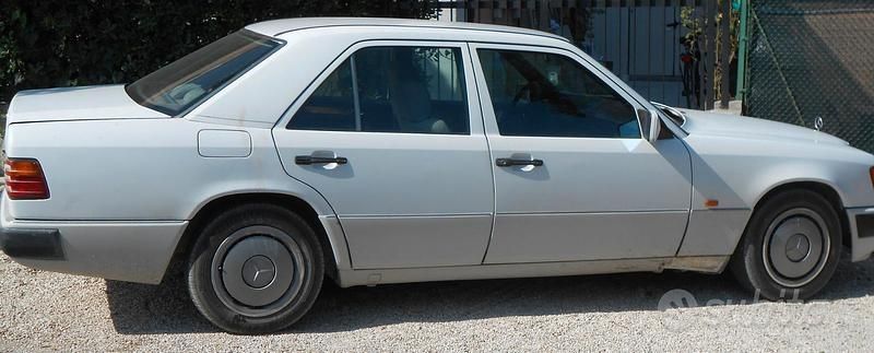 Usata Mercedes E200 186 CV (136 kW) 2000 Bianco Berlina