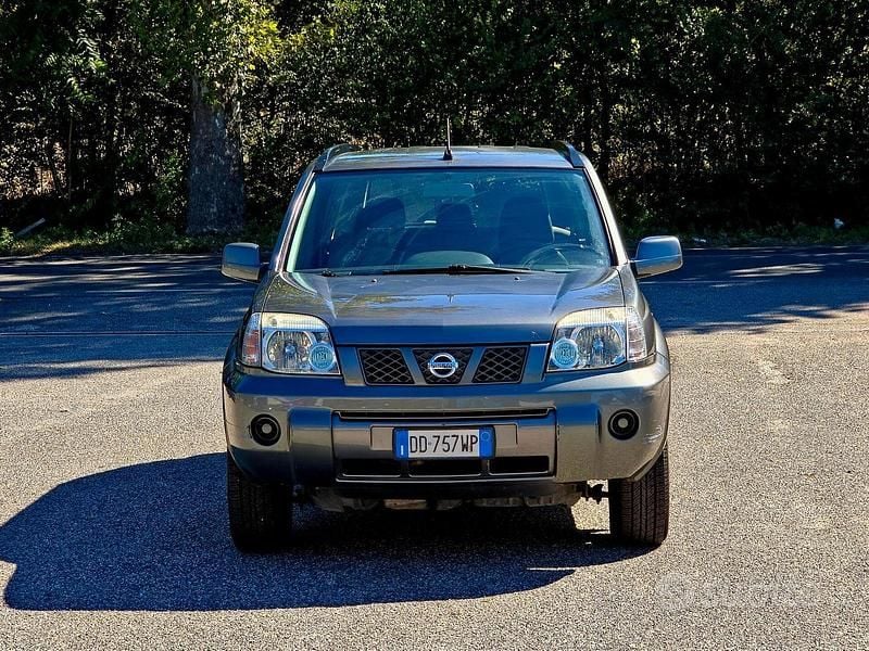 Usata Nissan X-Trail 136 CV (100 kW) 2006 Marrone SUV