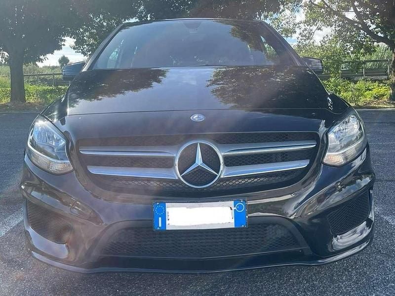 Usata Mercedes B200 Premium 136 CV (100 kW) 2015 Nero Monovolume