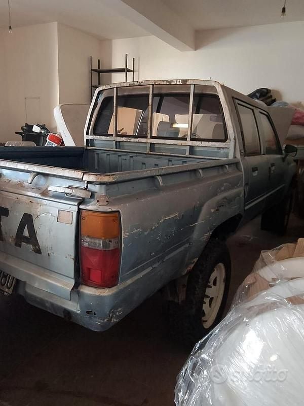 Usata Toyota HiLux 97 CV (71 kW) 1989 Pick-up
