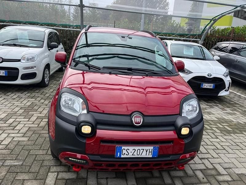 Usata Fiat Panda Cross Cross 69 CV (50 kW) 2024 Rosso Utilitaria