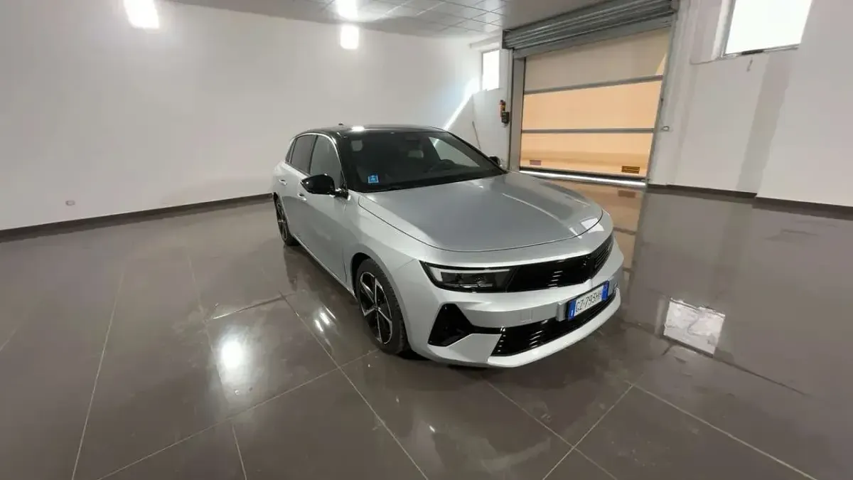 Usata Opel Astra S 131 CV (96 kW) 2025 Argento Utilitaria