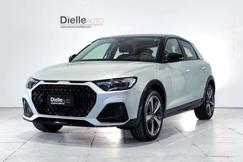 Nuova Audi A1 Ambiente 116 CV (85 kW) 2026 Argento cavo metallizzato tett SUV