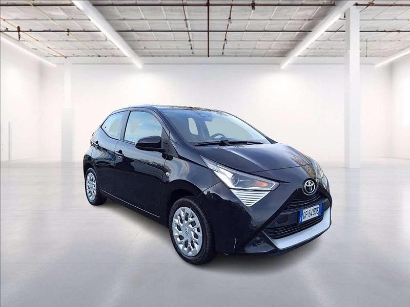 Usata Toyota Aygo X-wave 72 CV (52 kW) 2021 Nero metallizzato Utilitaria