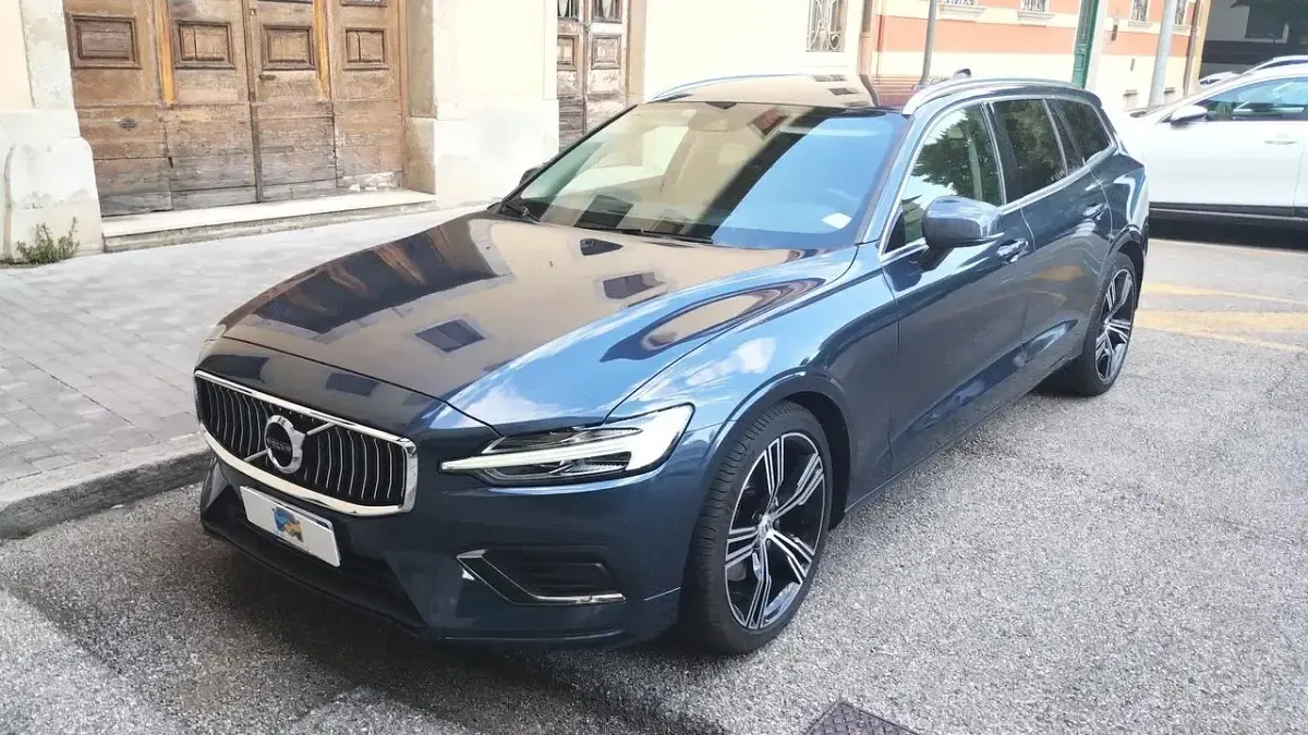 Usata Volvo V60 Inscription 197 CV (144 kW) 2021 Blu Station wagon