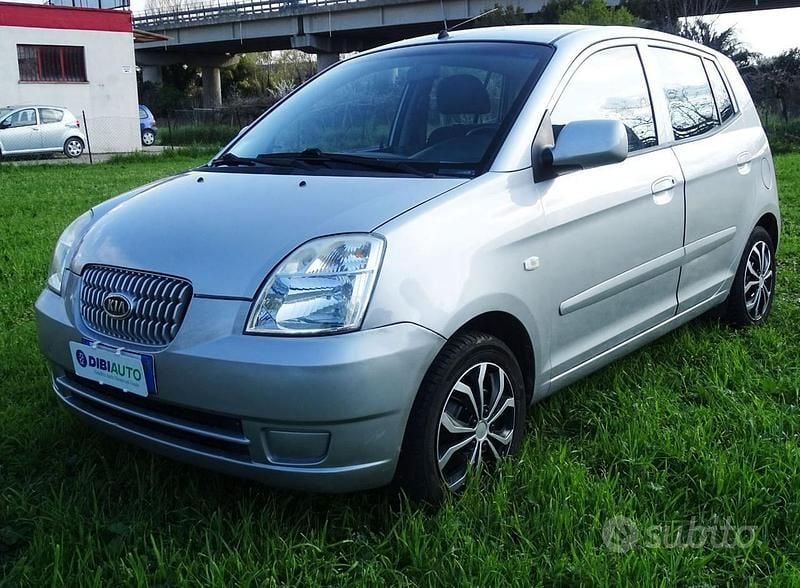 Usata Kia Picanto 65 CV (47 kW) 2005 Grigio Utilitaria
