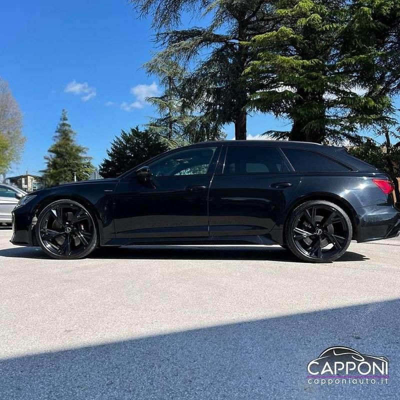 Usata Audi RS6 Ambiente 600 CV (441 kW) 2022 Nero Station wagon